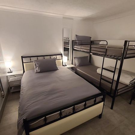Roomz-Gatwick-London-Airport Parking-Travel Service Ifield المظهر الخارجي الصورة